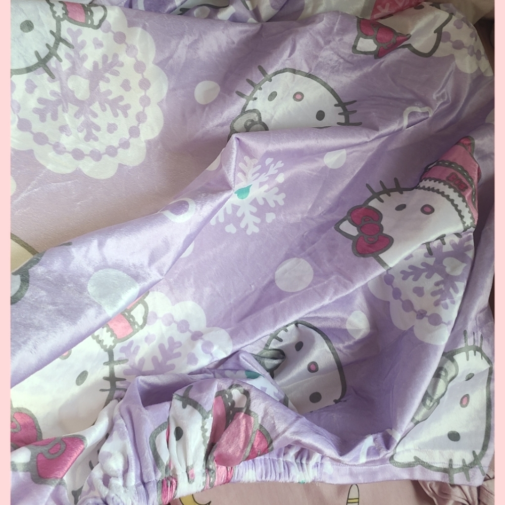 Hello Kitty night set Twins